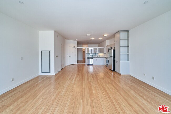 Building Photo - 3810 Wilshire Blvd