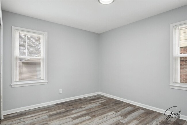 Building Photo - $1250 3 bedroom bungalow