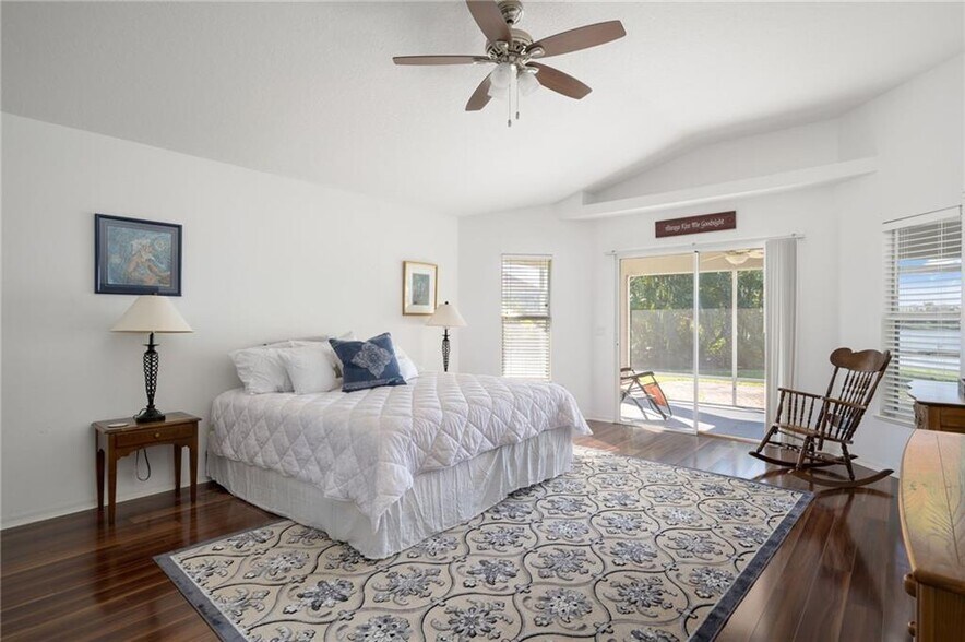 Building Photo - 935 Southlakes Way SW