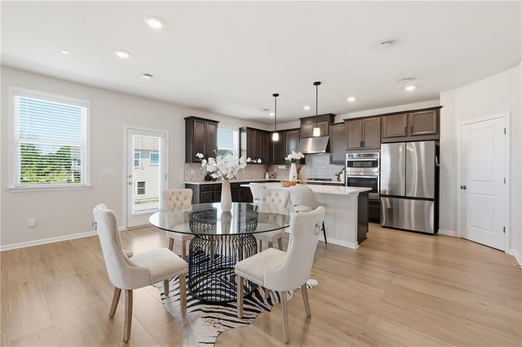 Building Photo - 8820 Shipton Cir