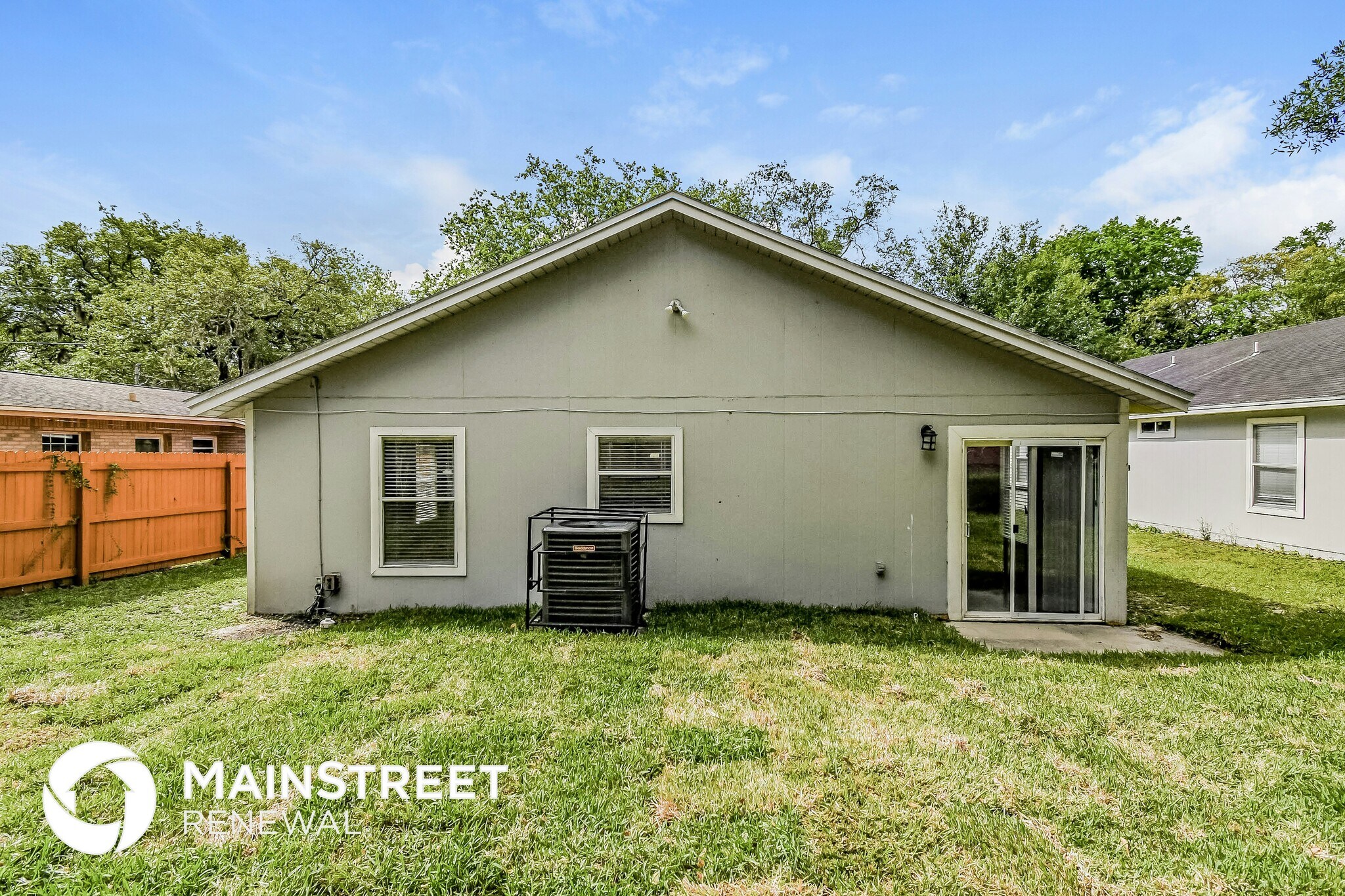 Building Photo - 523 E 55th St