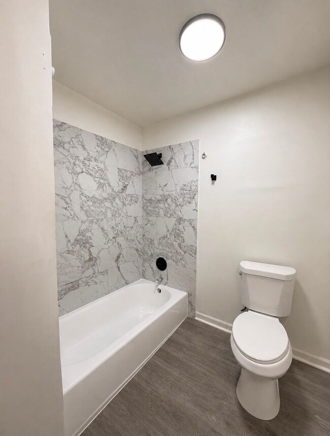 Building Photo - For Rent- 3 Bedrooms, 2 bath