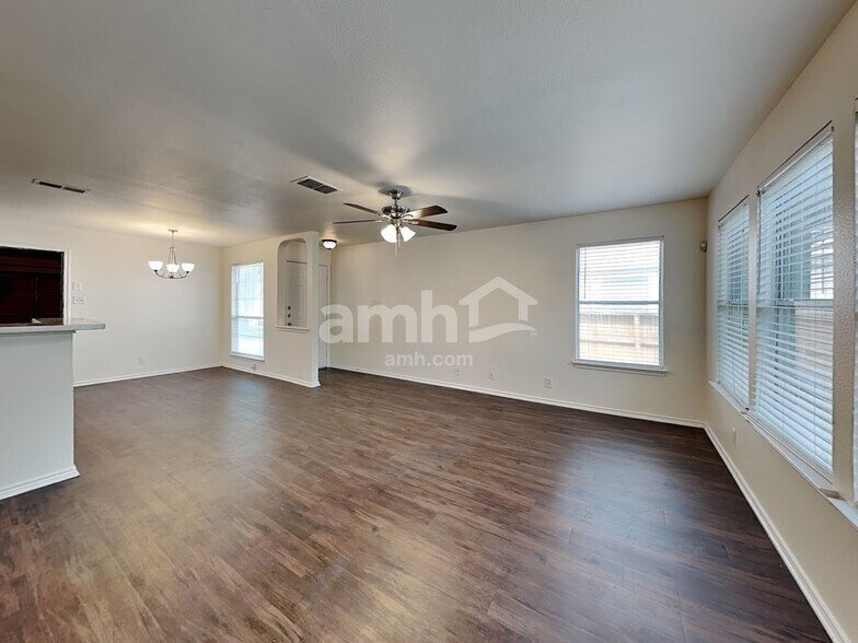 Building Photo - 6702 Sandy Point Dr