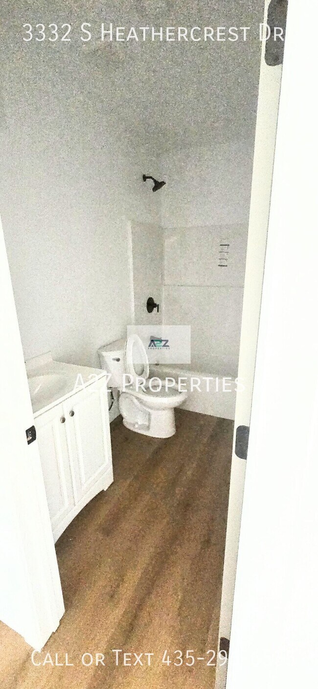 Building Photo - 3332 S Heathercrest Dr