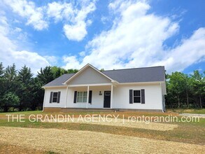 Building Photo - 315 Trinity Rd