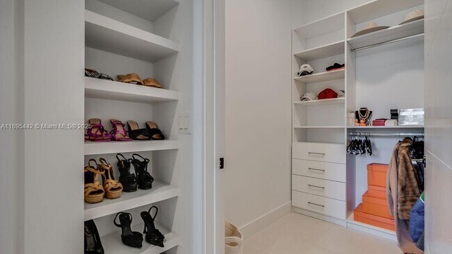 Building Photo - 1030 15th St