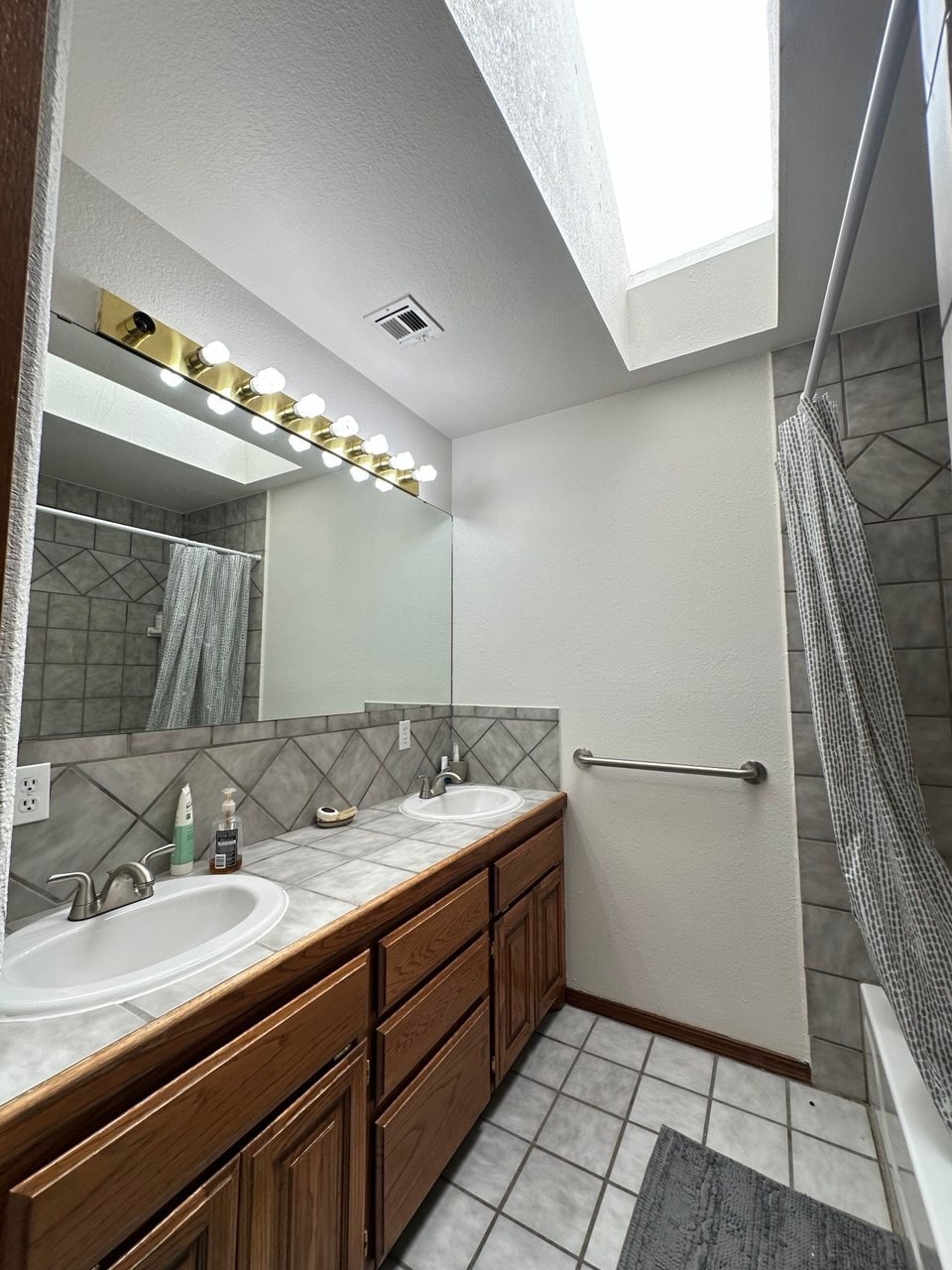 Building Photo - 3609 Hampton Ct