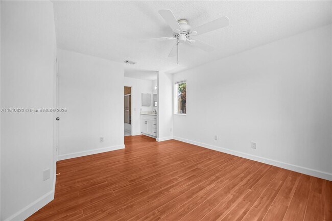 Building Photo - 1031 Coral Club Dr