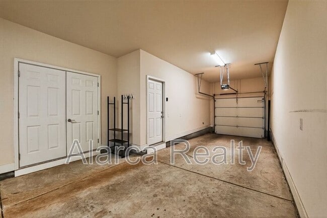 Building Photo - 2727 Grand Union Way