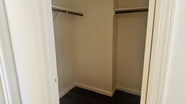 Building Photo - 633 Las Colinas St
