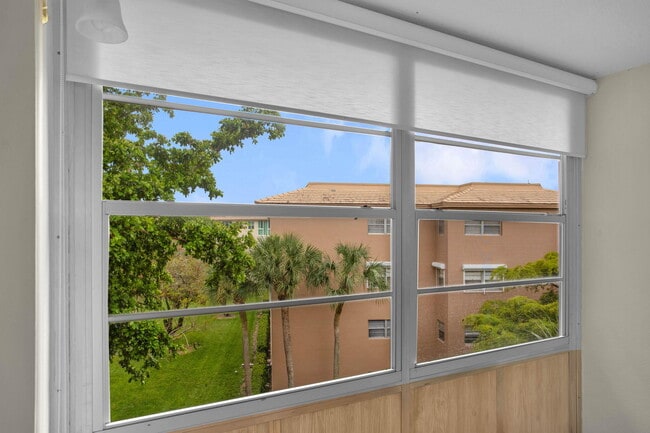 Building Photo - 1605 Abaco Dr