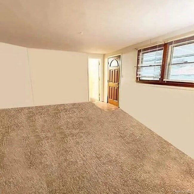 Building Photo - 9 Fairlane Dr