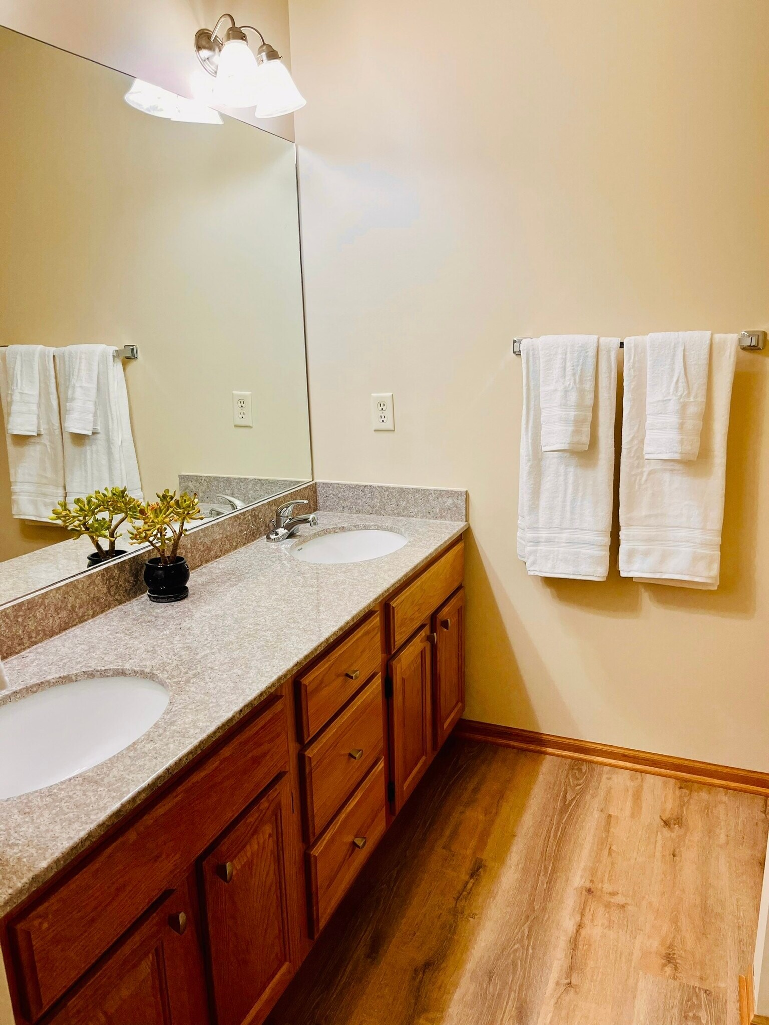 Building Photo - 8248 S 85th St