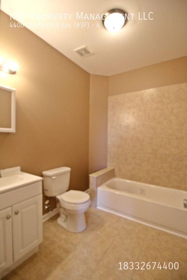 Building Photo - 4400 Lancaster Ave