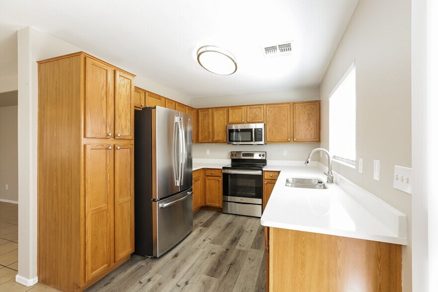 Building Photo - 1629 W Burgess Ln