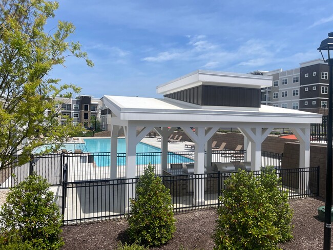 Building Photo - Tuscany con Terrazza | 1 Bed 1 Bath | 773 sf