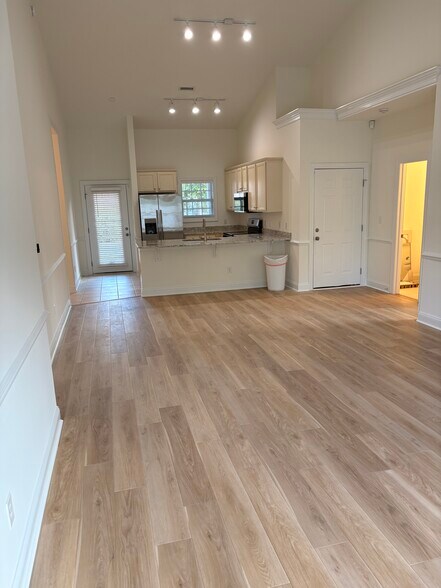 Building Photo - 428 Lightning Whelk Way