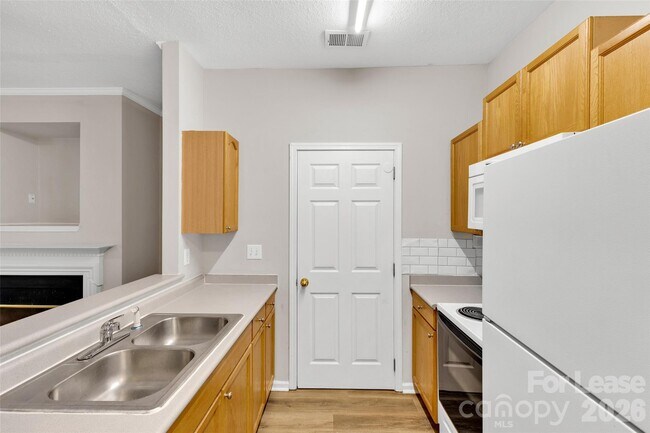 Building Photo - 6349 Mallard View Ln