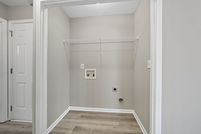 Building Photo - 273 Cottonwood Creek Cir