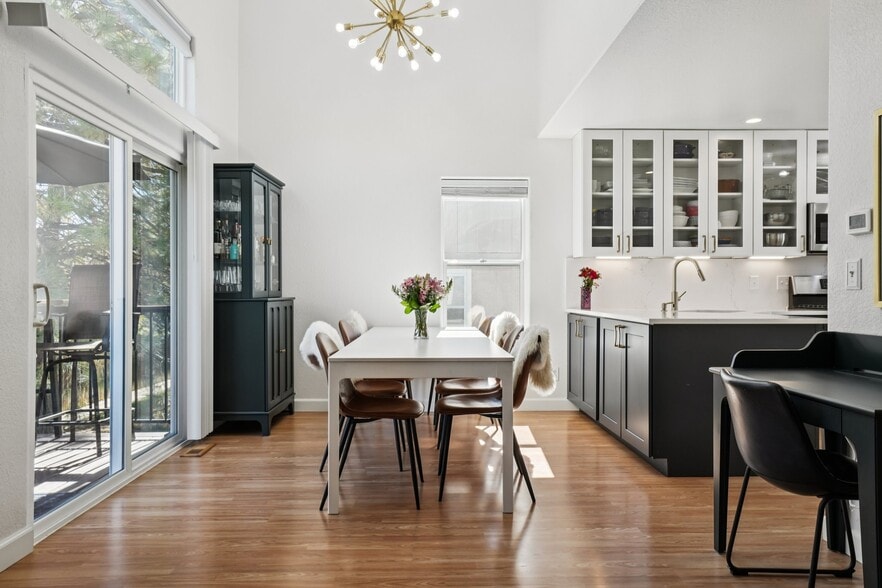 Remodeled, bright and clean! - 941 Reynolds Farm Ln