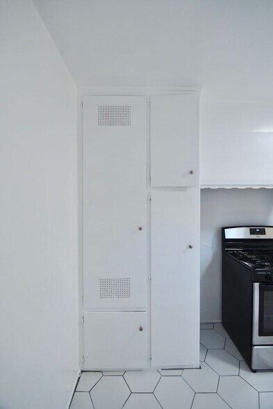 Building Photo - 5220 Radford Ave