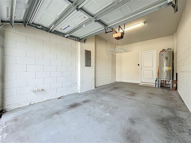 Building Photo - 3004 Alessa Loop