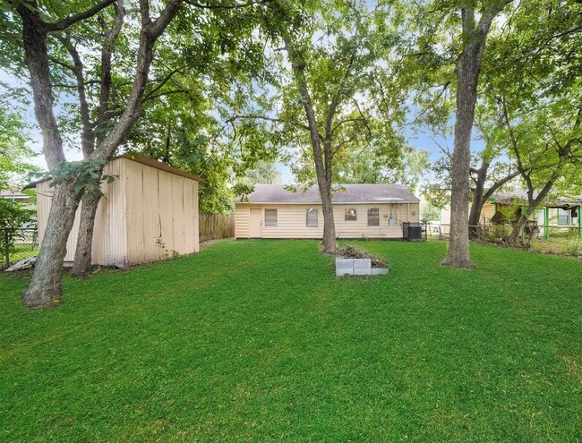 Building Photo - 2509 Lancaster Ln