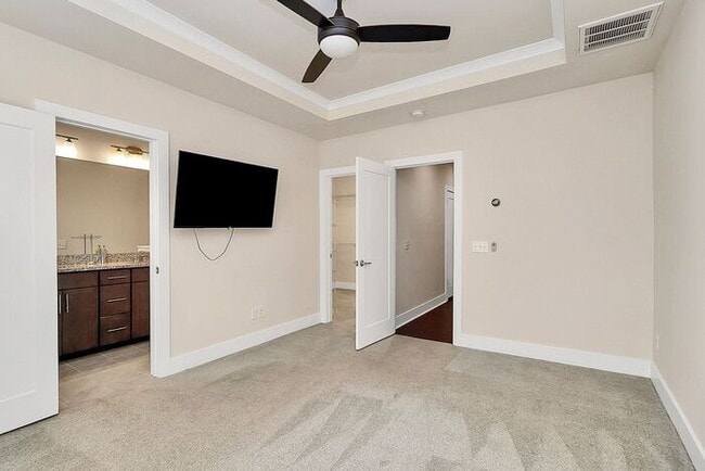 Building Photo - Stunning 3BD/3.5BA End Unit w/ City Views!