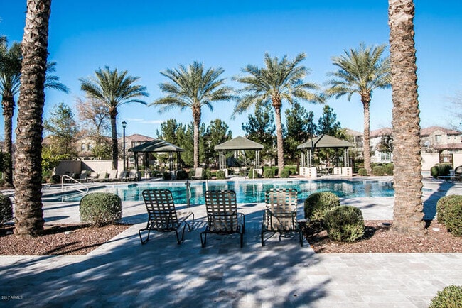 Building Photo - This home has everything that you are looking for!