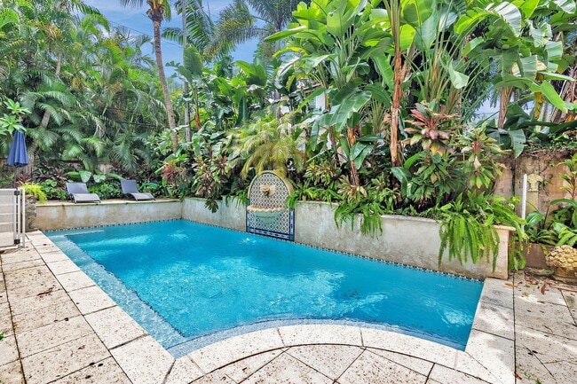 Building Photo - 710 Claremore Dr