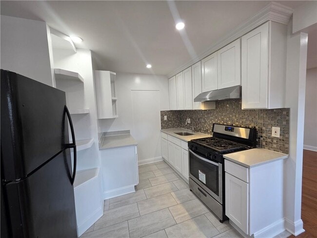 Building Photo - 1443 E 89th St