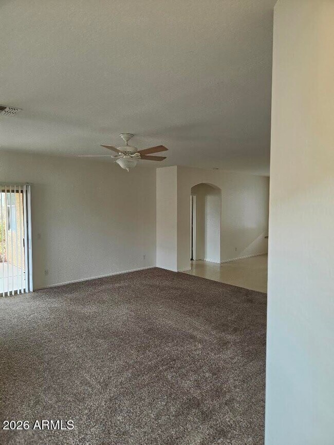 Building Photo - 12901 W Glenrosa Dr