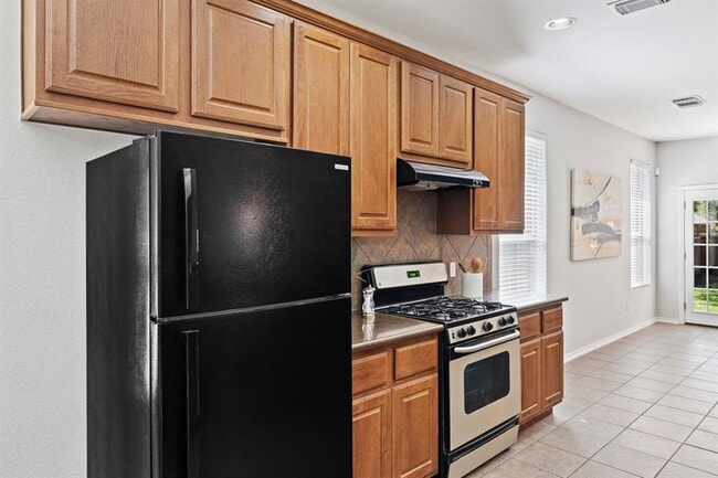 Building Photo - 3721 Pine Needle Cir