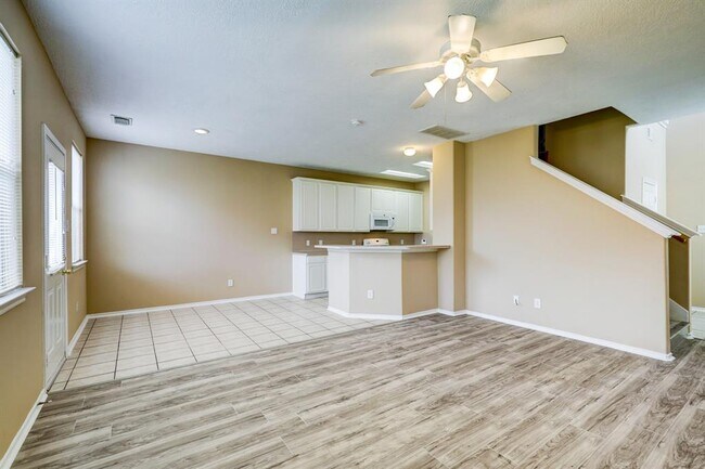 Building Photo - 14306 Mirkwood Ln