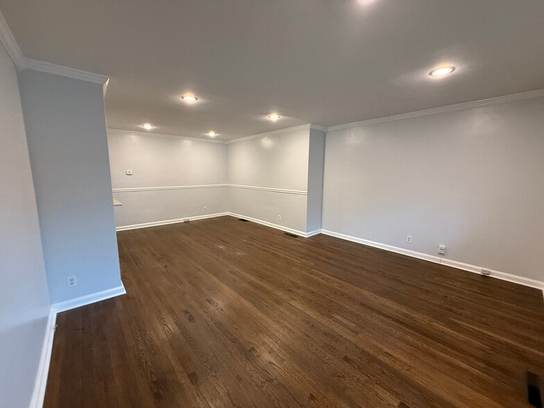 Living & Dinning at Entrance - 430 Wimbledon Road Northeast