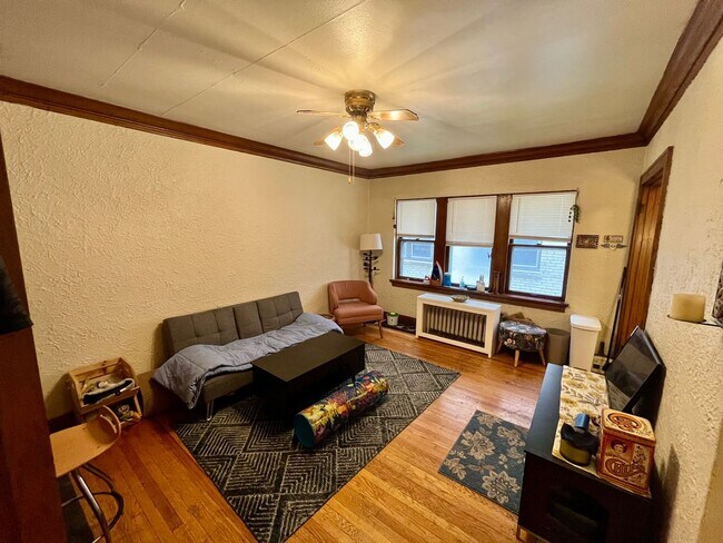 Interior Photo - 4474 N Oakland Ave