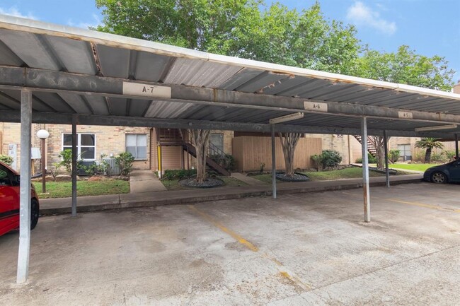 Building Photo - 10555 Turtlewood Ct