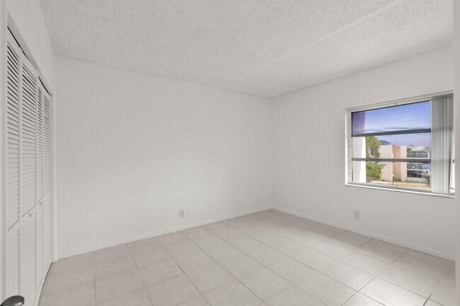 Building Photo - 626 NW 13th St