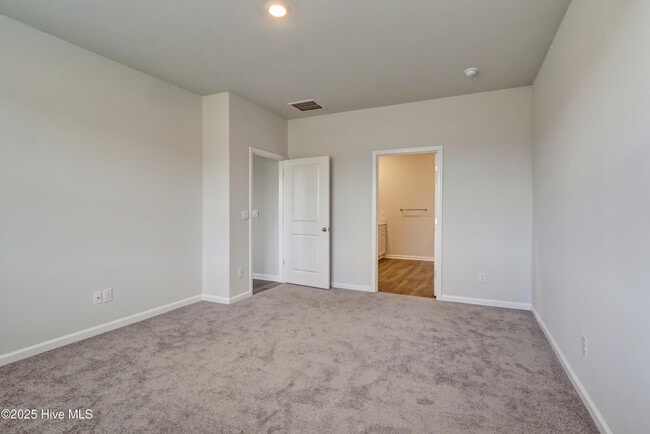 Building Photo - 1329 Clendon Cir