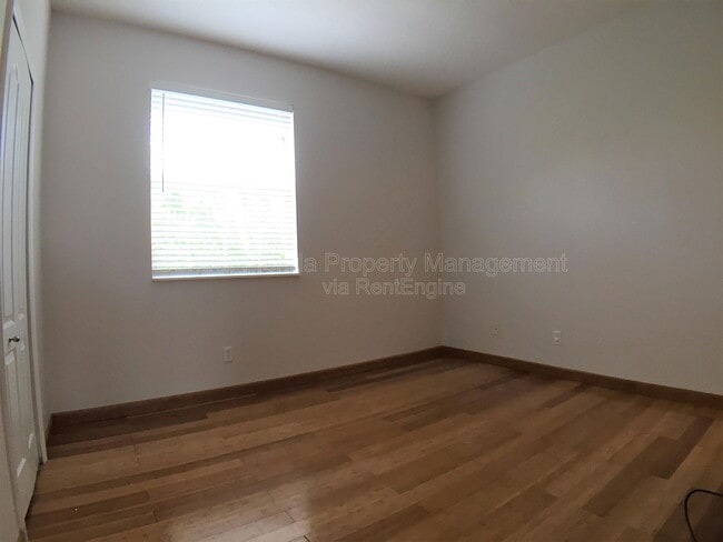 Building Photo - 10340 Manderley Way