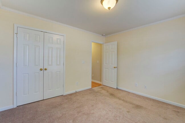 Building Photo - 111 Meadowvale Ln