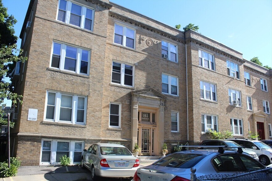 Primary Photo - 151 Babcock St