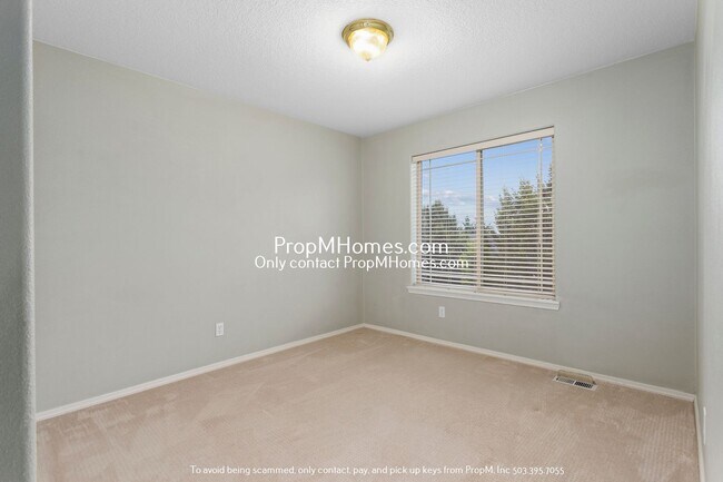 Building Photo - Spacious Five Bedroom Home in Progress Ridge!