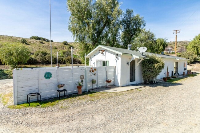 Primary Photo - 45491 Sage Rd