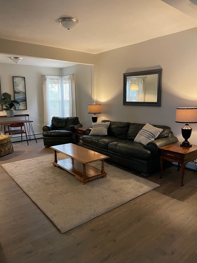 Building Photo - 110 5th Ave