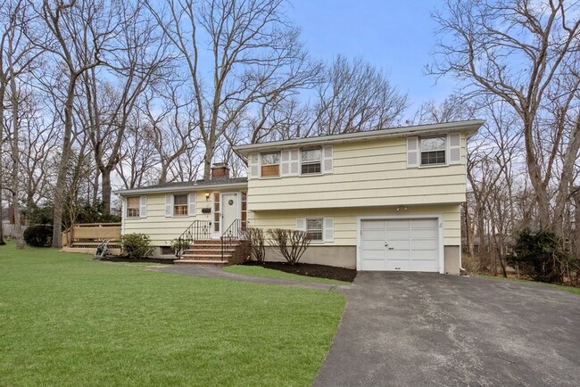 Primary Photo - 43 Greenwich Rd