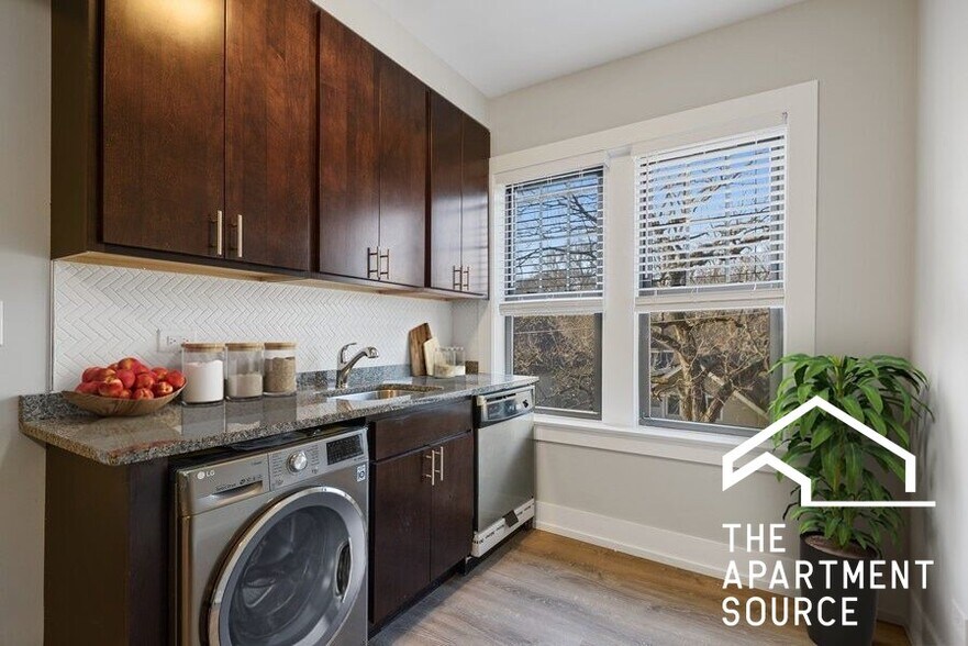 Building Photo - 1124 Maple Ave