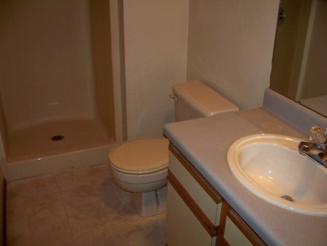 Building Photo - 2 bedroom 2 bath Loft Apartment Branson MO...