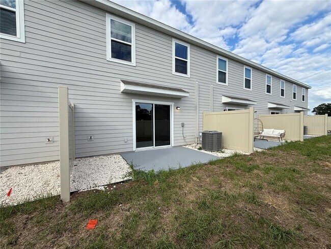 Building Photo - 6524 SW 82nd Lp