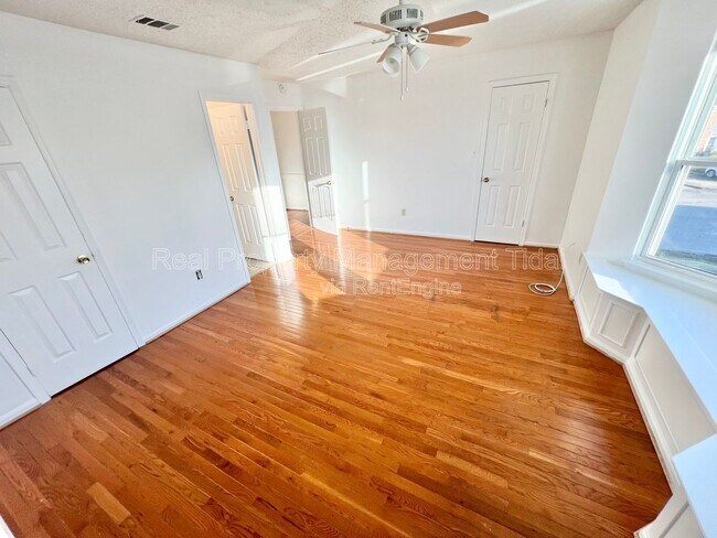 Building Photo - 320 Fairfax Terrace